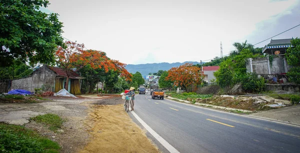 Bac Ninh Vietnam Mayo 2016 Los Vehículos Circulan Por Carretera — Foto de Stock