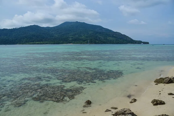 泰国利佩岛的海景 利佩岛是位于泰国南部的一个小岛 — 图库照片