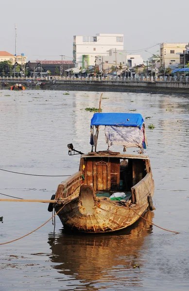 Isoliertes Boot Das Auf Dem Mekong Schwimmt Vietnam — Stockfoto