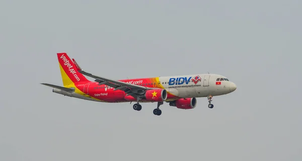 Saigón Vietnam Mar 2018 Aviones Airbus A320 Vietjet Air Aterrizan — Foto de Stock