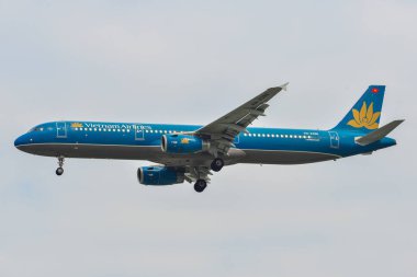 Saygon, Vietnam - 2 Şubat 2019. Vietnam Havayolları'na ait bir Airbus A321 uçağı (Vn-A396) Tan Son Nhat Havaalanı'na iniş (Sgn)).