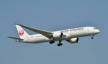Bangkok, Tayland - 23 Nisan 2018. Bir Boeing 787-8 Dreamliner Japan Airlines (Jal) Bangkok Suvarnabhumi Uluslararası Havaalanı (Bkk iniş).