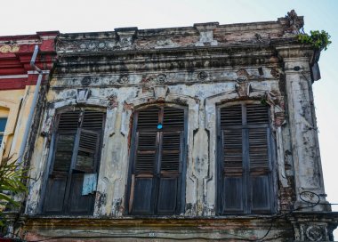 Penang, Malezya'daki George Town'da bulunan eski binalar.