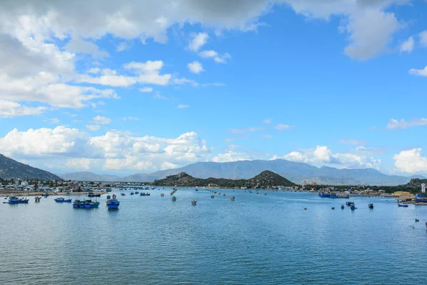 Barcos Madeira Atracando Nha Trang Bay Vietnã — Fotografia de Stock