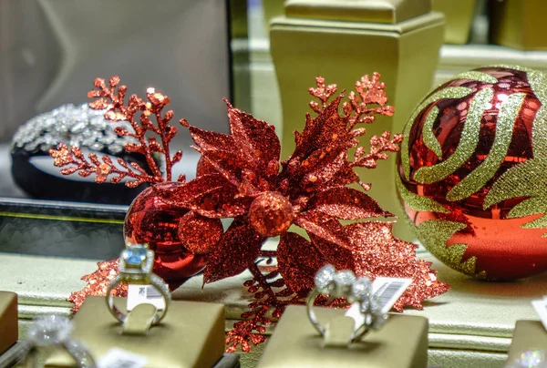 阿联酋迪拜黄金店的圣诞装饰品 — 图库照片