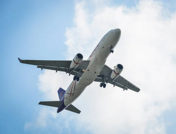 Phuket Tailandia Abril 2018 Avión Airbus A320 Thai Smile Despegando — Foto de Stock