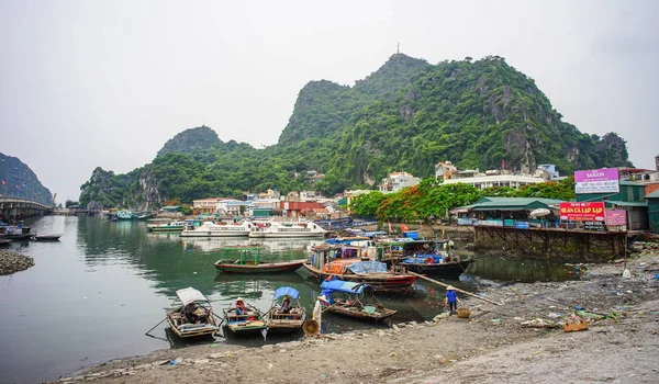 Long Vietnam Května 2017 Rybářské Lodě Přistávu Molu Long Vietnamu — Stock fotografie