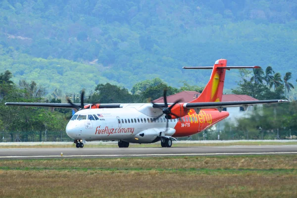 Langkawi Malezya Fyg Firefly Atr 500 Langkawi Havaalanı Pistinde Taksi — Stok fotoğraf