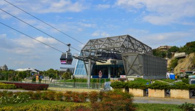 Tiflis, Gürcistan'da teleferik istasyonu