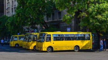 Tiflis şehir merkezinde yerel otobüsler, Gürcistan 