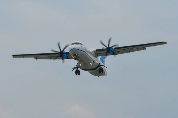 Vliegtuig landing op de luchthaven van Saigon (Sgn) — Stockfoto