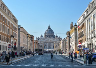 Aziz Petrus Meydanı ve Bazilikası manzarası