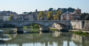 Roma'da Aelian Köprüsü veya Pons Aelius, İtalya 