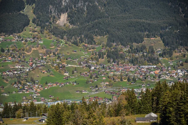 Ville de montagne à Grindelwald, Suisse — Photo