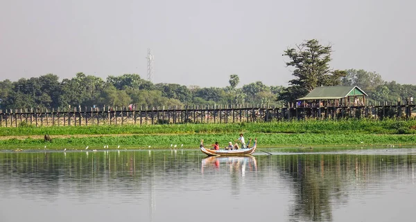Landschap van Lake Taungthaman (Myanmar) — Stockfoto