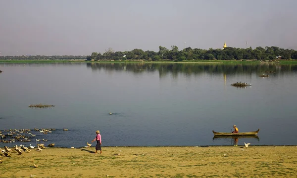 Landschap van Lake Taungthaman (Myanmar) — Stockfoto