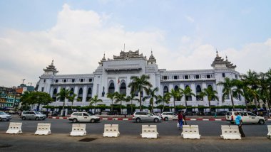 Yangon, Myanmar'daki Belediye Binası'nın görünümü 