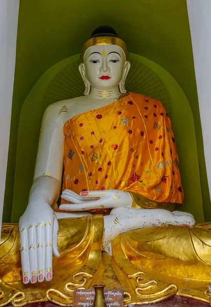 Shwedagon Pagoda Buddha szobor — Stock Fotó