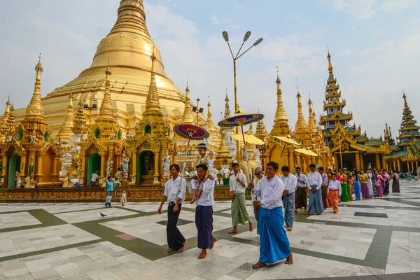 Dualar Shwedagon Pagoda ziyaret 