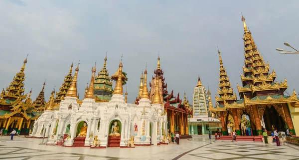 Shwedagon pagode in yangon, myanmar — Stockfoto