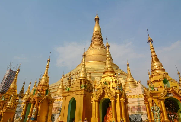 Pagode shwedagon em Yangon, Mianmar — Fotografia de Stock