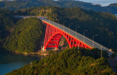 Matsusaka'da kırmızı köprü, Japonya 