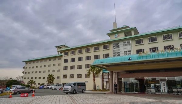 Odkryty luksusowy hotel — Zdjęcie stockowe