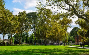 Dolmabahçe Sarayı'nın ana bahçesi