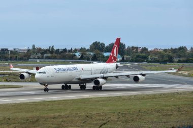 Uçak havaalanına piste Taksilemek 