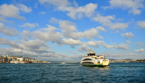 Bosporosstredet i Istanbul, Tyrkia – stockfoto