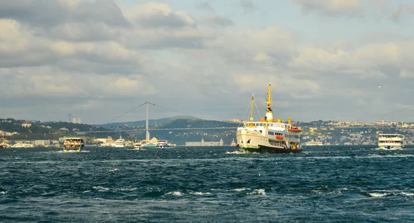 Bosporosstredet i Istanbul, Tyrkia – stockfoto