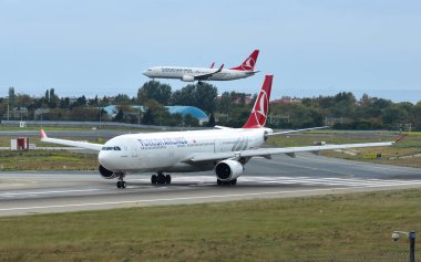 Uçak havaalanına piste Taksilemek 