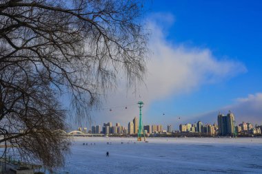 Buz Nehri ile Harbin Cityscape 
