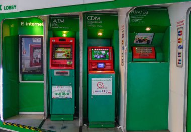 İş bölgesinde ATM makineleri
