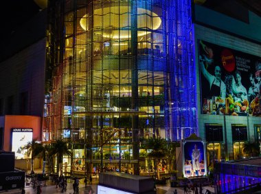 Siam Paragon Building gece