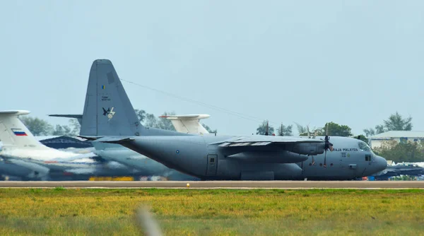 Λόκχιντ C-130H Ηρακλής στο Αεροδρόμιο Λανγκάουι — Φωτογραφία Αρχείου