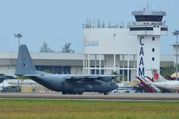 Lockheed C-130H Hercules в аэропорту Лангкави — стоковое фото