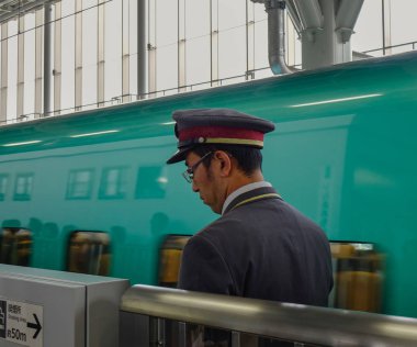 Sendai'deki Shinkansen İstasyonu, Japonya 