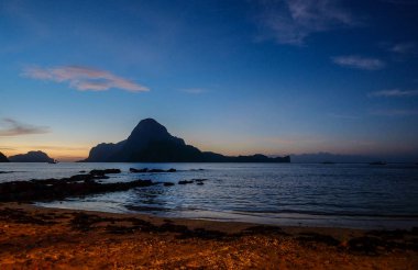 Denizde gün batımı 