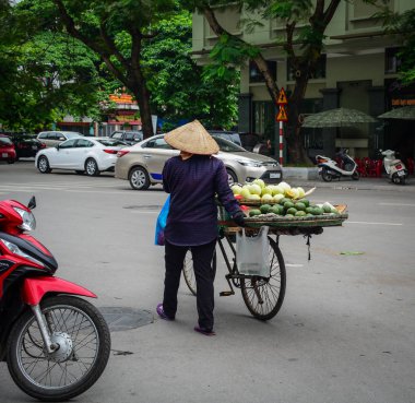 Sokakta bir satıcı