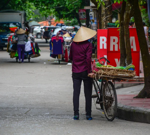 Un vendedor en la calle —  Fotos de Stock