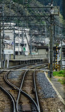 Osaka kırsalında raylar, Japonya 