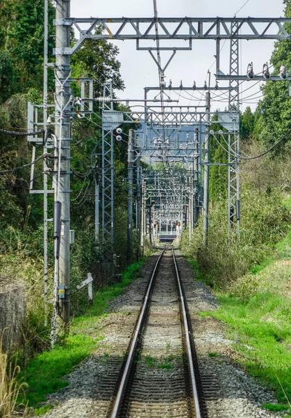 Σιδηροδρομικές γραμμές στην ύπαιθρο της Οσάκα, Ιαπωνία — Φωτογραφία Αρχείου