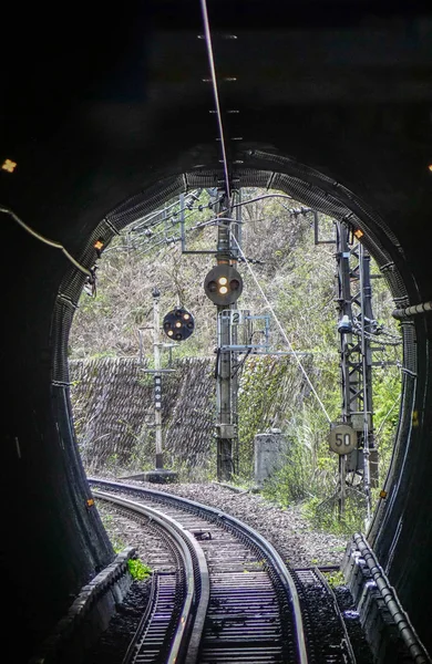 Percorsi ferroviari nella campagna di Osaka, Giappone — Foto Stock