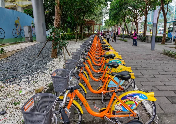 Ubike för uthyrning på gatan i Taipei, Taiwan — Stockfoto