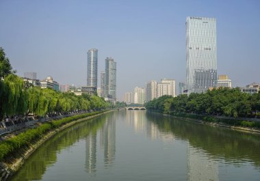 Chengdu, Çin'de nehir ile iş bölgesi