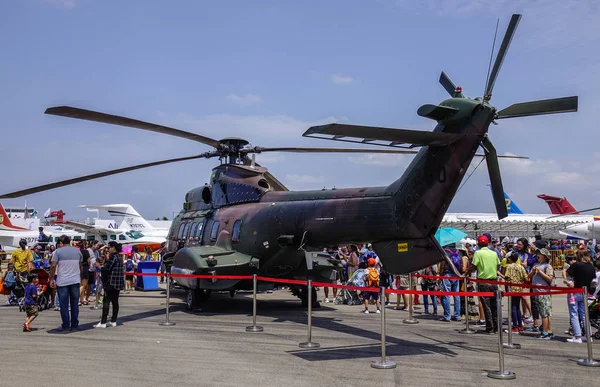 Changi, Singapur'da sergilenmek üzere uçaklar 