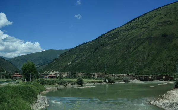 Berglandschap van Garze Tibetaans, China — Stockfoto