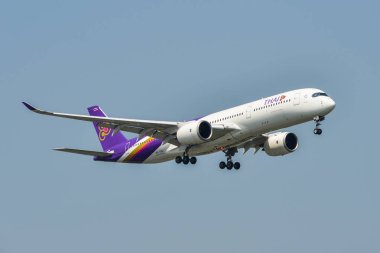 Bangkok Havaalanı'na uçak inişi (Bkk)