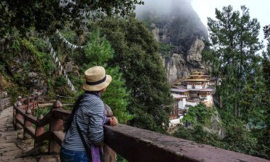 Butan'daki Taktsang Manastırı (Kaplan Yuvası) 